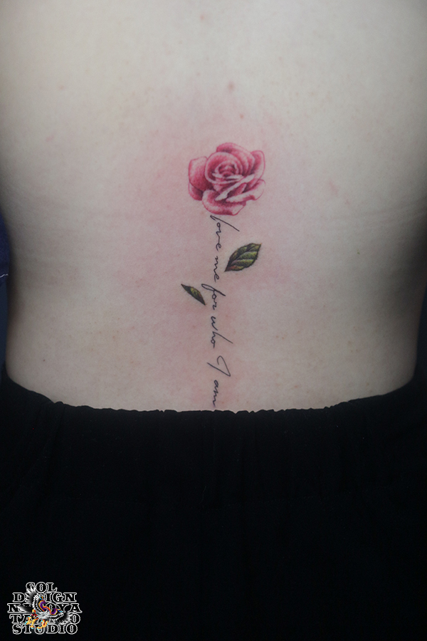 名古屋　タトゥー　女性